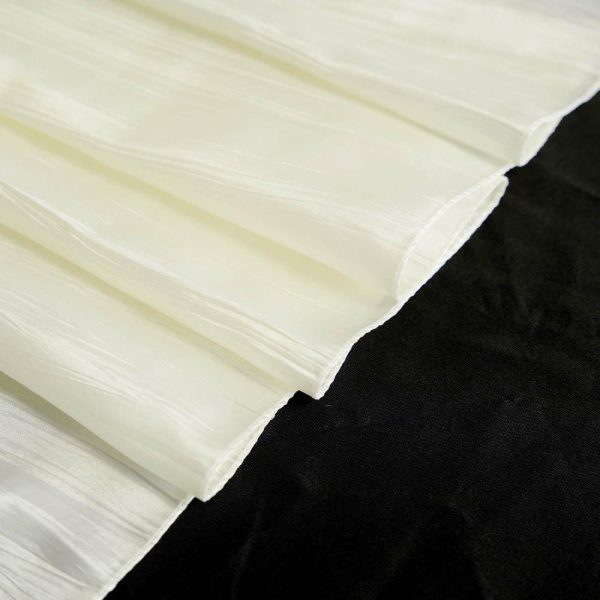 Taffeta & Velvet |  90″x132″ Ivory Accordion Crinkle Taffeta Seamless Rectangular Tablecloth for 6 Foot Table With Floor-Length Drop